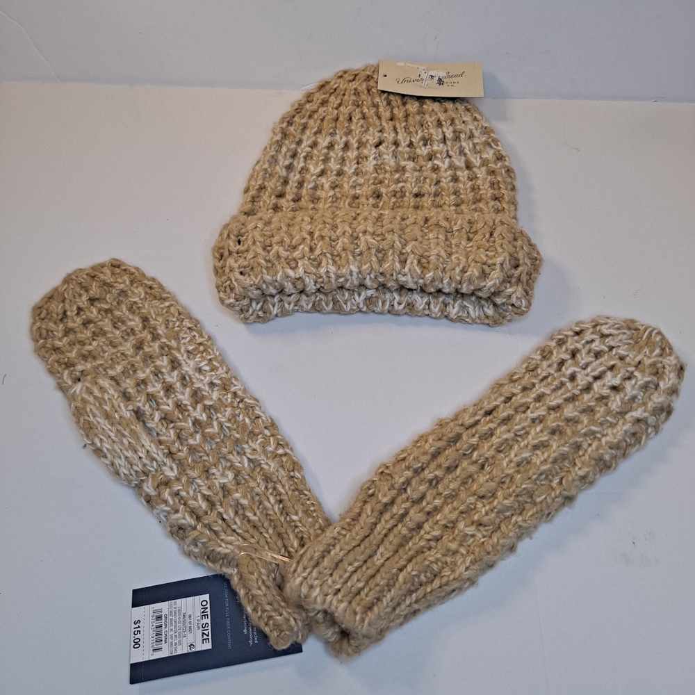 Universal Thread Knit Hat & Mittens Set Womens Beige One Size